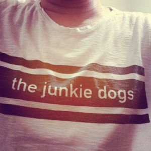 caio-cezar-mayer-camiseta-junkie-dogs
