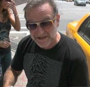 robin-williams-vestindo-joy-division