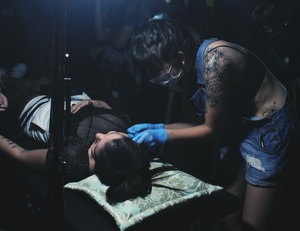 body piercing anna jonas unistock