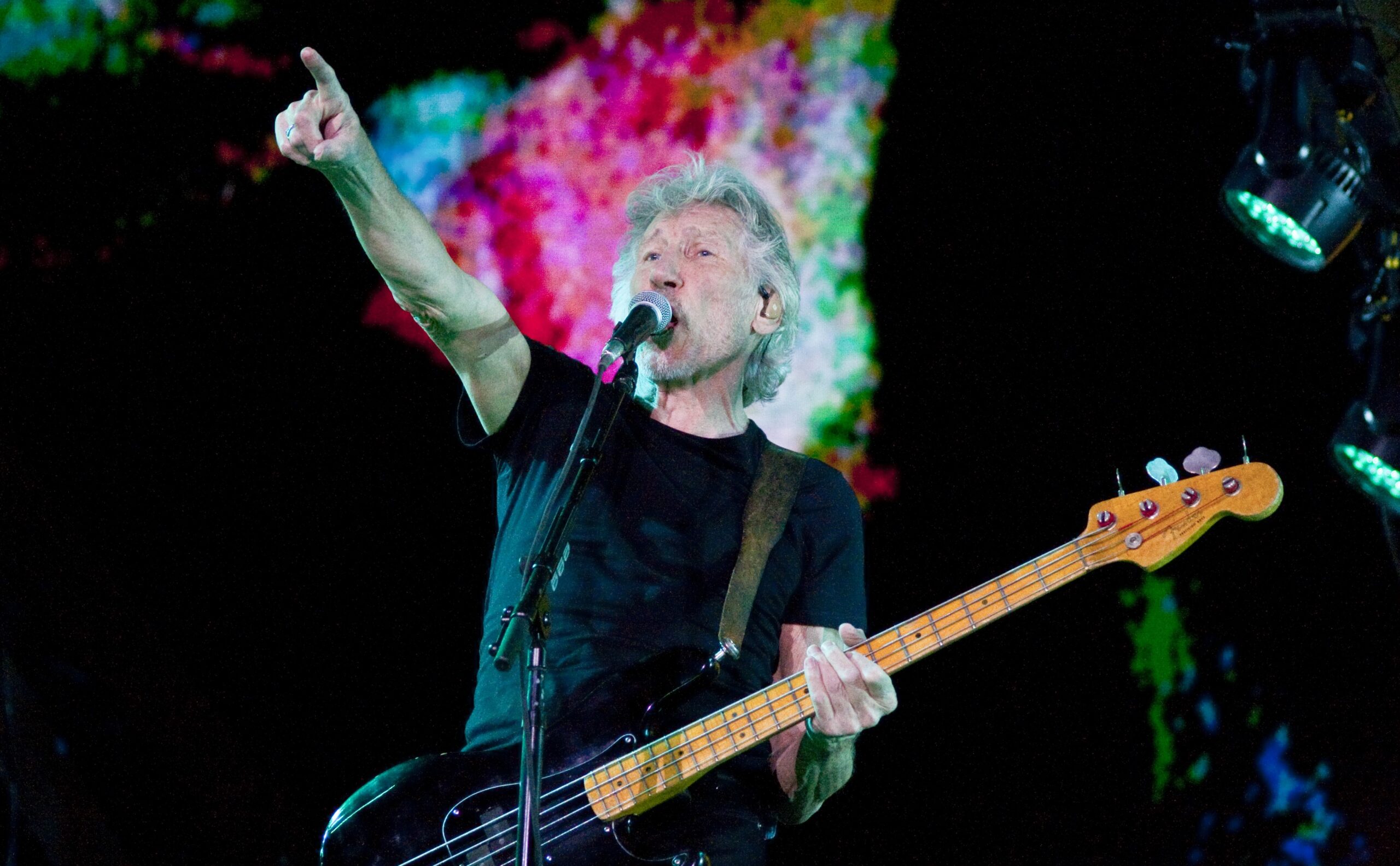 Roger Waters publica vídeo com criticas abertas a governantes mundiais