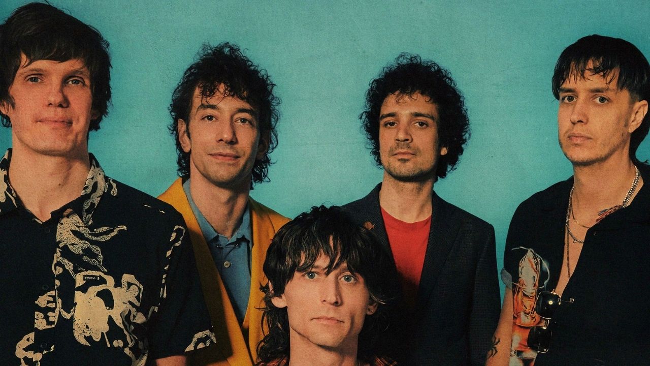The Strokes divulga vídeo The Adults Are Talking