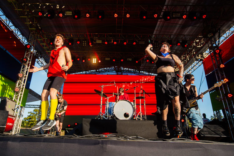 Francisco El Hombre no Festival Sensacional