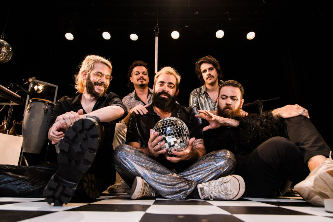 Banda pernambucana de indie pop dançante Bule