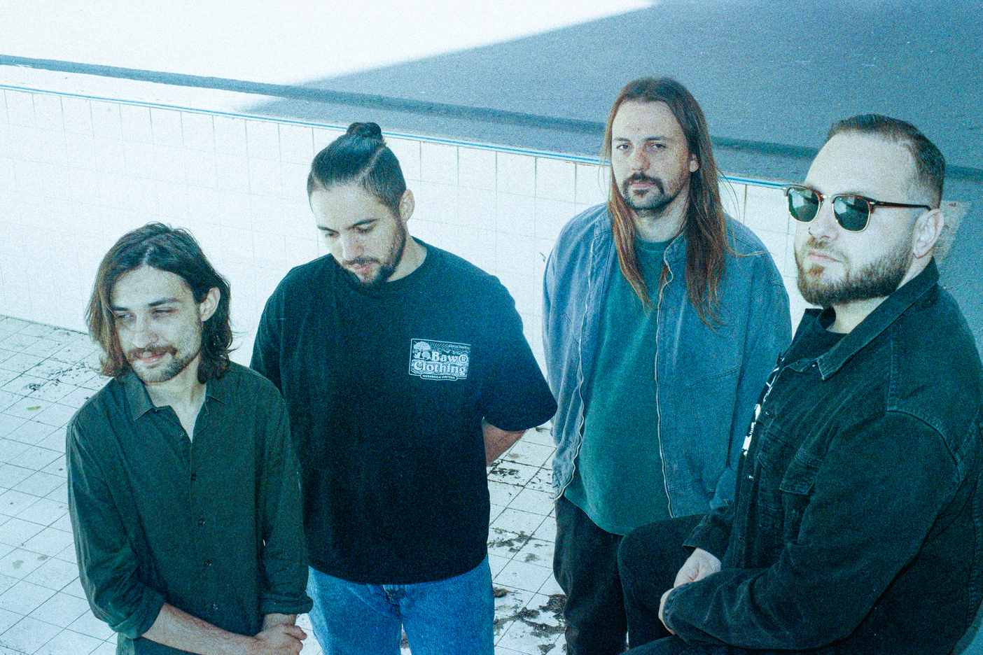 Guitarras tortas e real emo marcam a estreia visceral da DRAMMA