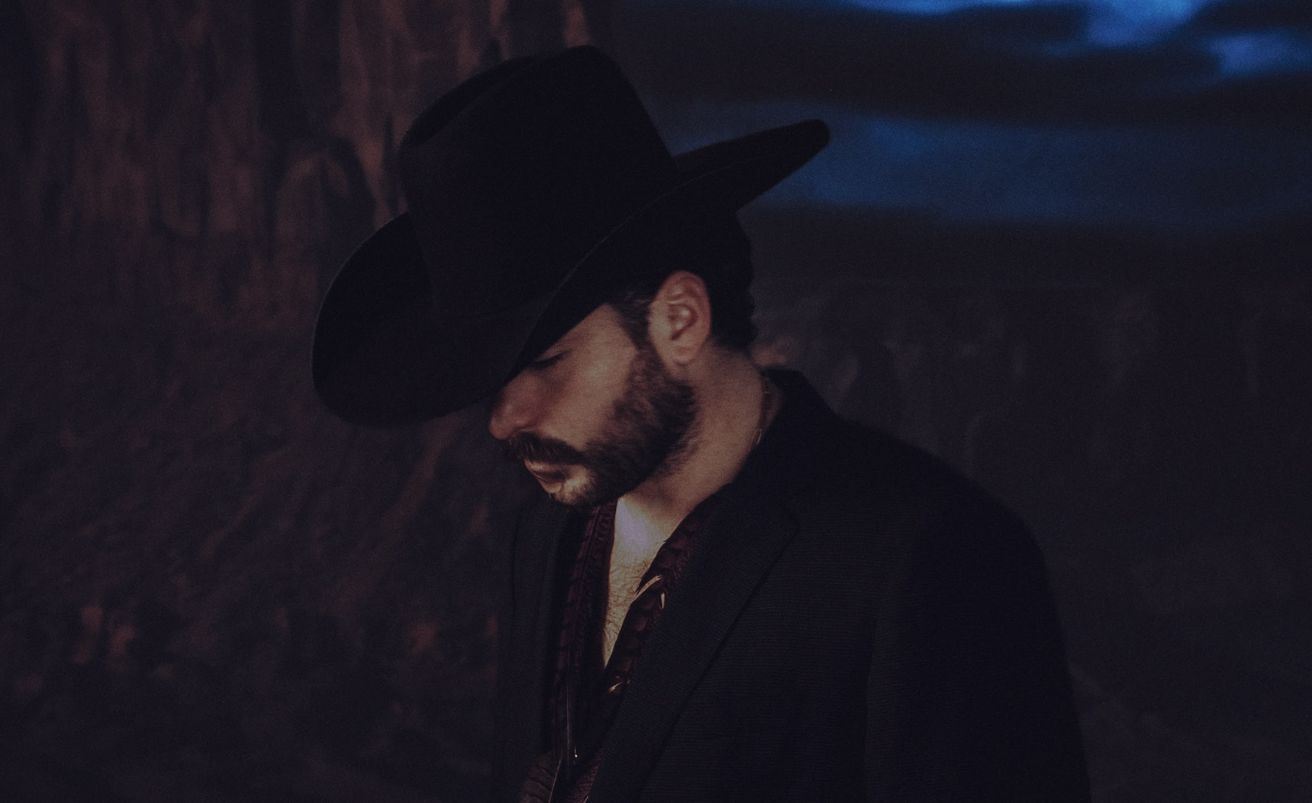 DEADCAT mergulha no lado mais escuro de Goth Ranch em “THE FAME”