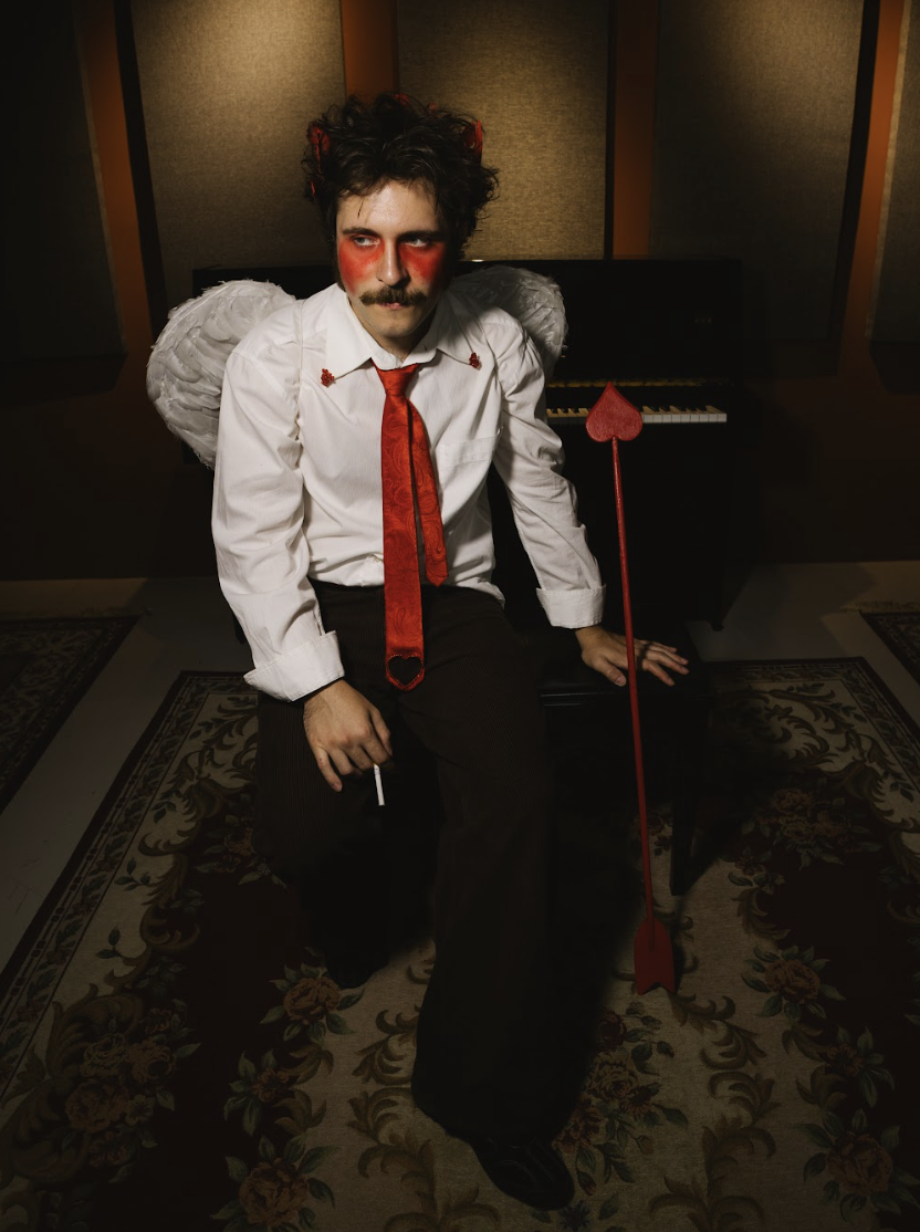 Carmino mira culpa, desejo e melancolia em “Querido Querubim”