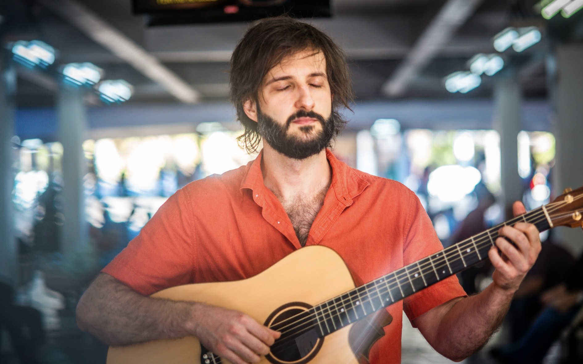 Artur Wais lança Se Acostumar e apresenta show de estreia em Porto Alegre