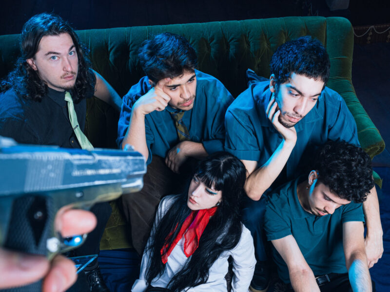 Pré/Sal abre caminho para novo álbum com a corrosiva “Suco Gástrico”