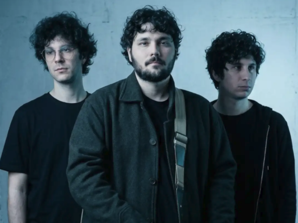 Pablo Vermell convoca Supervão para novo single “Luzes Que Vão Passando”
