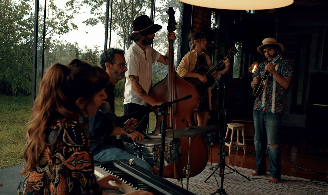 EXCLUSIVO: Elephant Run recria “Fernanda” em sessão acústica gravada em Minas Gerais