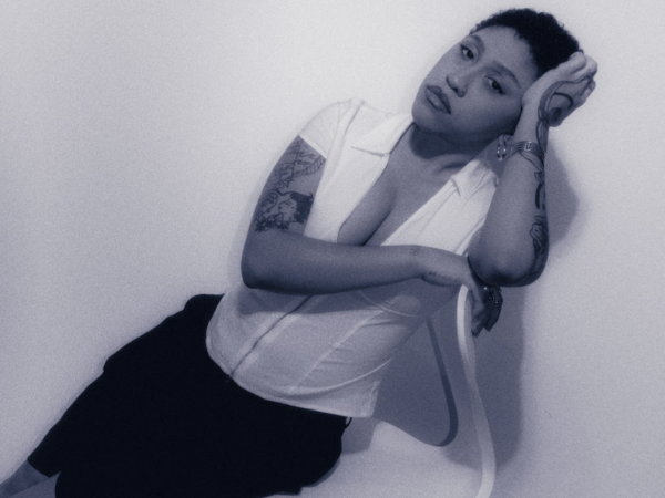Clara Ribeiro mistura house, city pop e UK garage na mixtape “Outras Ondas, Mesmas Cores”